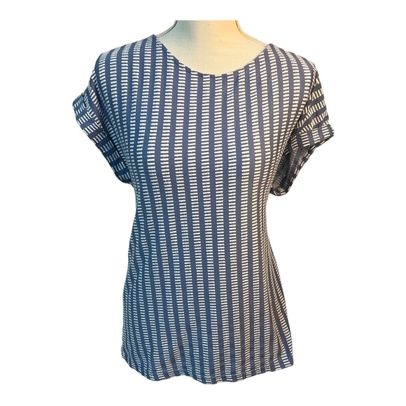 W5 Tops - ANTHROPOLOGIE W5 Large Concepts Blue White Geo Stretch Knit Top Made in USA